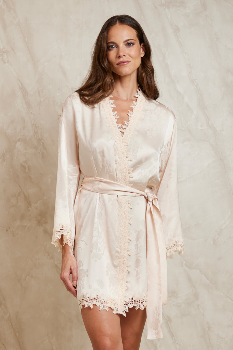 KIMONO CORTO IN JACQUARD CON PIZZO