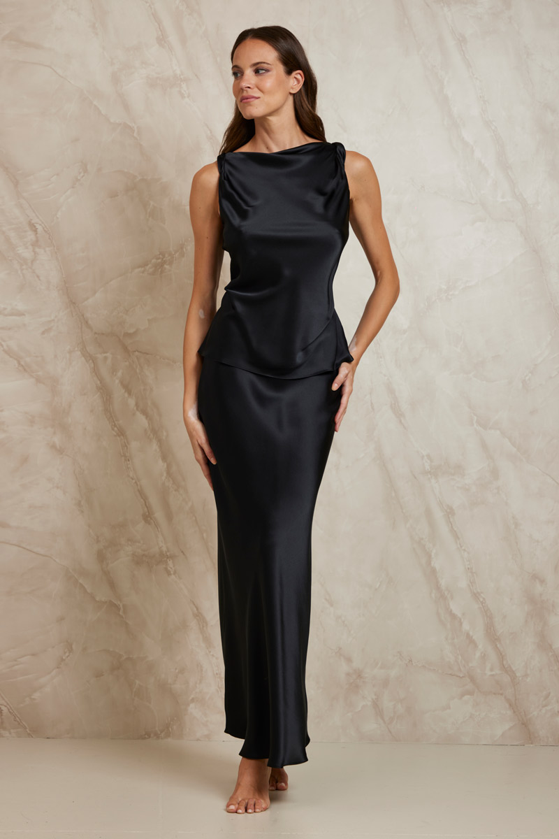 TOP IN SETA CON SCOLLO A BARCA